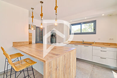 VILLA RECENTE TYPE 4 AVEC JARDIN PAYSAGE ET PISCINE A GREOUX LES BAINS