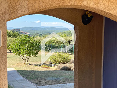VILLA T6 AU CALME AVEC PISCINE GARAGE VÉRANDA ET JARDIN DE 3000M2