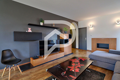 APPARTEMENT TYPE 4 DE 99.68 M2 MEUBLÉ DANS BASTIDE AVEC TERRASSE ET JARDIN PRIVATIF DE 400M2