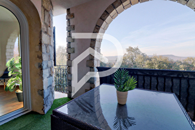 APPARTEMENT TYPE 4 DE 99.68 M2 MEUBLÉ DANS BASTIDE AVEC TERRASSE ET JARDIN PRIVATIF DE 400M2