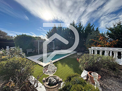 VILLA TYPE 7 AVEC PISCINE GARAGE DEPENDANCE SUR TERRAIN DE 1336M2