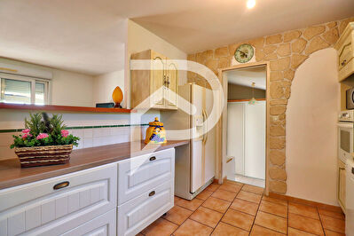 VILLA TYPE 7 AVEC PISCINE GARAGE DEPENDANCE SUR TERRAIN DE 1336M2