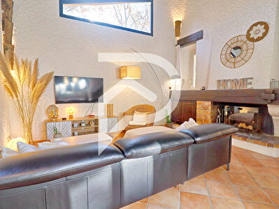 BELLE VILLA DE 166 M2 ENVIRON 5 CHAMBRES SUR UN TERRAIN ARBORE DE 1589M² SUR LA COMMUNE DE PIERREVERT