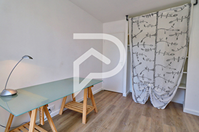 APPARTEMENT MEUBLE TYPE 3 AU CALME PARKING PROCHE