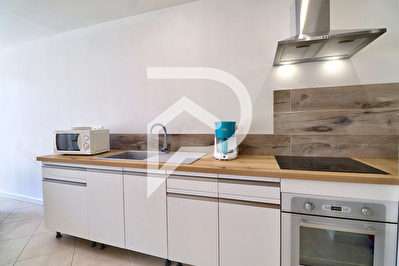 APPARTEMENT MEUBLE TYPE 3 AU CALME PARKING PROCHE