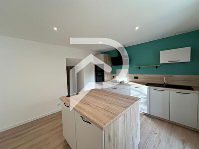 MAISON DE VILLE TYPE 6 RENOVEE AVEC TERRASSE ET PARKING VINON SUR VERDON
