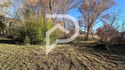 VILLA DE 160M2 PLUS DEPENDANCE SPACIEUSE SUR PARC ARBORE DE 31355M2 AVEC SOURCE SANS VIS A VIS AU CALME