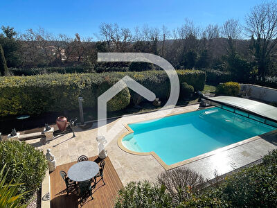 VILLA D'EXCEPTION 200 m2 PISCINE CHAUFFÉE, CALME, SUITES PARENTALES