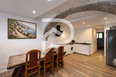 APPARTEMENT TYPE 2 RENOVE EN REZ-DE-CHAUSSÉE A RIANS