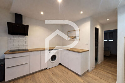 APPARTEMENT TYPE 2 RENOVE EN REZ-DE-CHAUSSÉE A RIANS