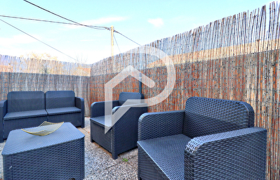 APPARTEMENT MEUBLE TYPE 5 AVEC TERRASSE PROCHE DES COMMODITES ET PARKING