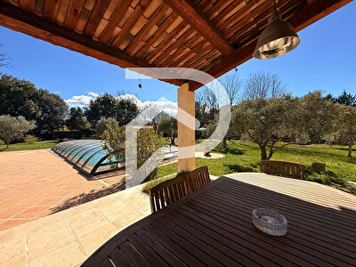 PROPRIETE DE 220M2 AVEC PISCINE SUR 3388M2 DE TERRAIN DEPENDANCE GARAGE ATELIER