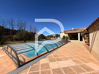 PROPRIETE DE 220M2 AVEC PISCINE SUR 3388M2 DE TERRAIN DEPENDANCE GARAGE ATELIER