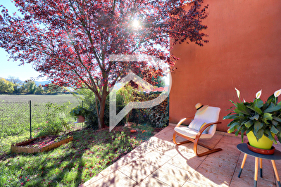 VILLA TYPE4 LUMINEUSE AU CALME AVEC GARAGE ET PISCINE DANS RESIDENCE SECURISEE 
