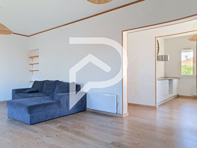 Appartement  T4 80m²  terrasse et parking