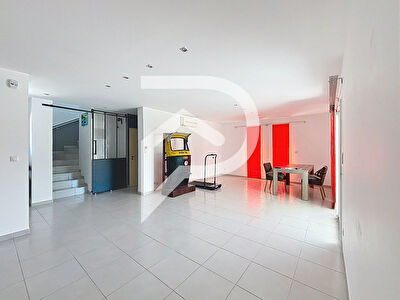 VILLA CONTEMPORAINE 3 FACES ? PISCINE ? 3 SUITES PARENTALES ? GARAGE ? AGDE