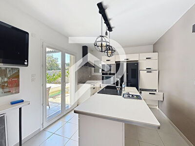 VILLA CONTEMPORAINE 3 FACES ? PISCINE ? 3 SUITES PARENTALES ? GARAGE ? AGDE