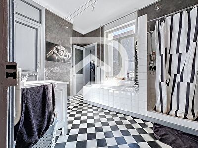 Maison Calais 7 pièce(s) 200 m2