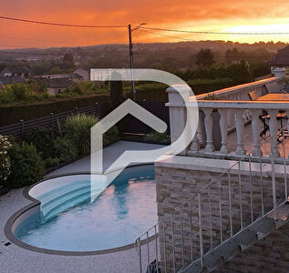 BACCARAT : Pavillon de charme avec piscine et mezzanine. Tout pour votre confort!!