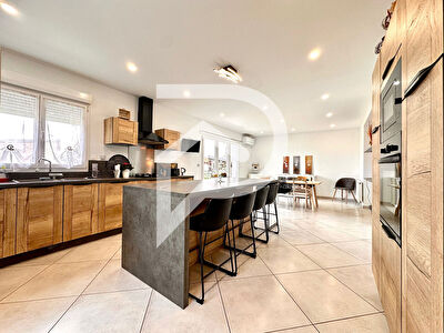 VENTE : maison de 7 pièces d'environ 190 m² à BLAINVILLE SUR L EAU (54360)