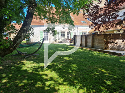 Maison de Charme Rénovée avec Piscine et Jardin proche de Chaumont
