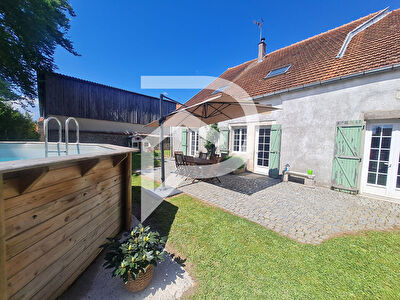 Maison de Charme Rénovée avec Piscine et Jardin proche de Chaumont