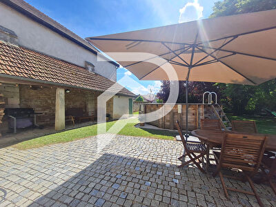 Maison de Charme Rénovée avec Piscine et Jardin proche de Chaumont