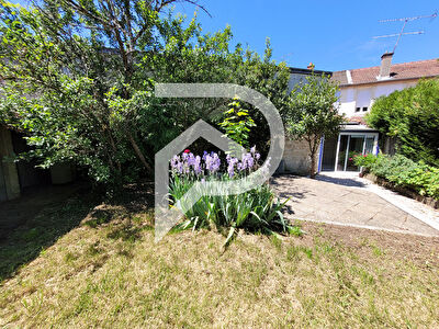 120000€ Chaumont , Maison de ville à rénover avec jardin et garage