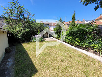 120000€ Chaumont , Maison de ville à rénover avec jardin et garage
