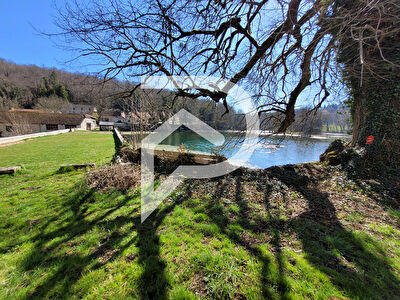 Bâtiment Atypique avec restaurant