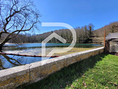 Bâtiment Atypique avec restaurant