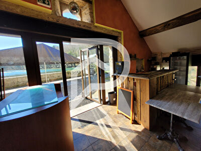 Bâtiment Atypique avec restaurant