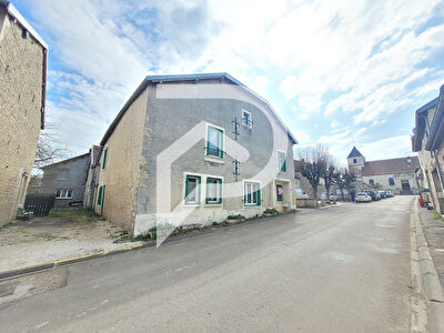 Maison Maranville de 138m² habitables avec dépendances et jardin