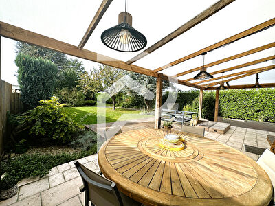 SEMI PLAIN PIED 7 CHAMBRES 200 M²