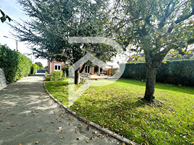 SEMI PLAIN PIED 7 CHAMBRES 200 M²