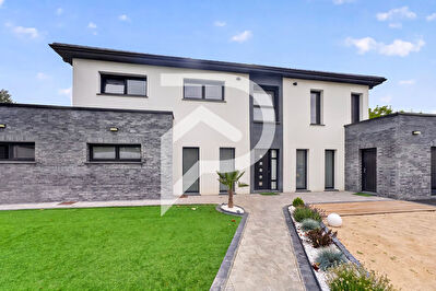 Maison  7 pièces 295 m2
