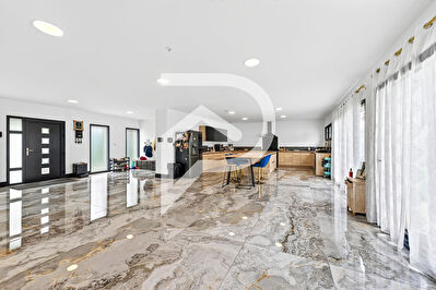 Maison  7 pièces 295 m2