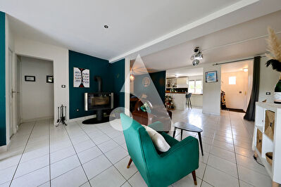 Maison Le Coudray Montceaux 7 pièce(s) 140 m2