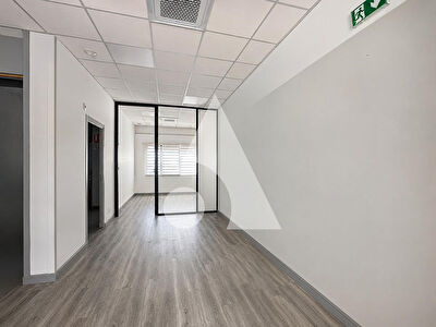 Local d'activité Mennecy 54 m2 MENNECY photo 2