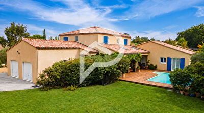Maison avec piscine 8 pièces 200 m²