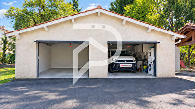 Maison de plain-pied 142 m² avec dépendance aménagée  4 chambres terrain 1 000 m²