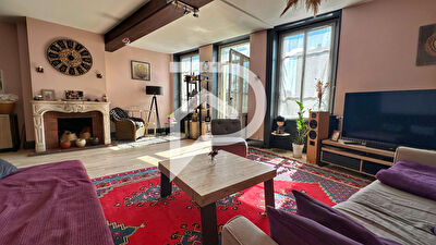 Appartement T5 de caractère en bordure de Sereine