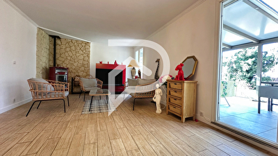 Maison familiale avec piscine et parc à Dagneux