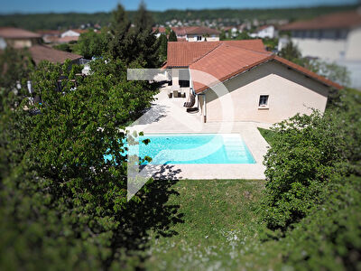 Beynost - Propriété familiale de plain-pied avec piscine