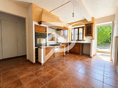 BÉLIGNEUX / HAMEAU DE CHÂNES - MAISON DE 138 M² AVEC JARDIN