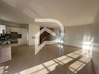 Appartement Duplex  Coignières  4 pièces 80 m2