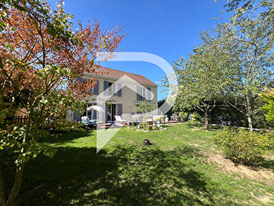 Maison Les Essarts Le Roi 7 pièce(s) 173 m2 LES ESSARTS LE ROI