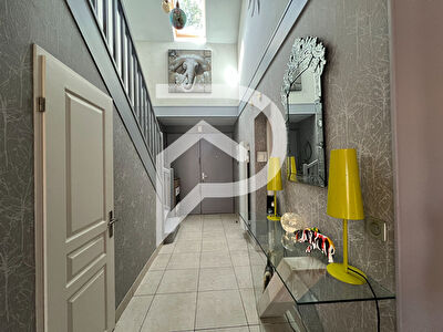Maison Les Essarts Le Roi 7 pièce(s) 173 m2 LES ESSARTS LE ROI photo 3