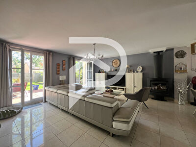 Maison Les Essarts Le Roi 7 pièce(s) 173 m2 LES ESSARTS LE ROI photo 4