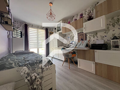 Maison Les Essarts Le Roi 7 pièce(s) 173 m2 LES ESSARTS LE ROI photo 8